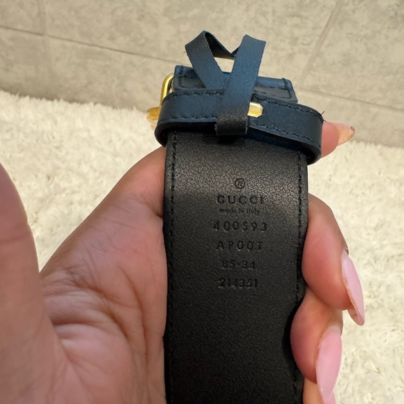 Gucci Black Leather Belt with Gold GG Buckle - Picture 6 of 8